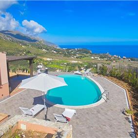 2 bedroom villa with infinity pool near Scopollo, sleeps 4